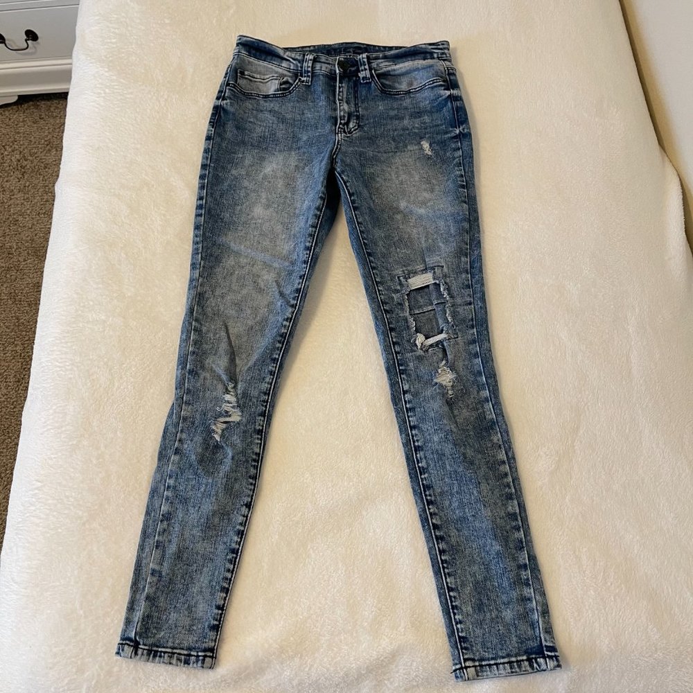 Distressed Acid wash high-rise ankle jeans by Rue